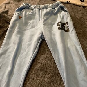 Sweatpants light blue has pockets